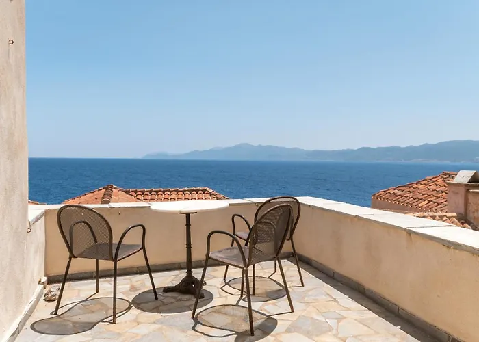 Casa Tradizionale * מונמבאסיה